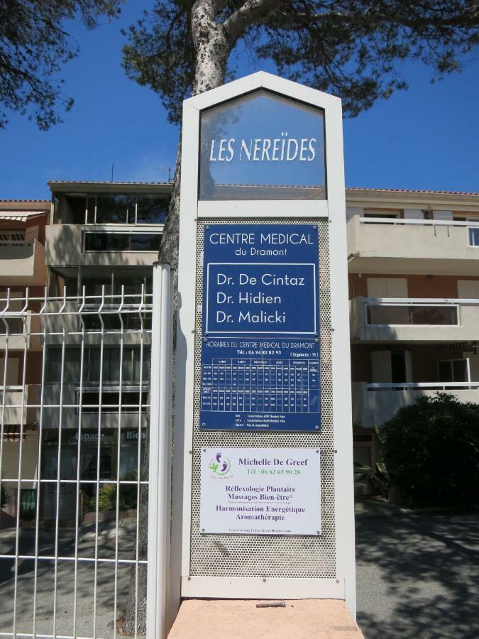 Joli Studio A Front De Mer Saint-Raphael  Exterior photo