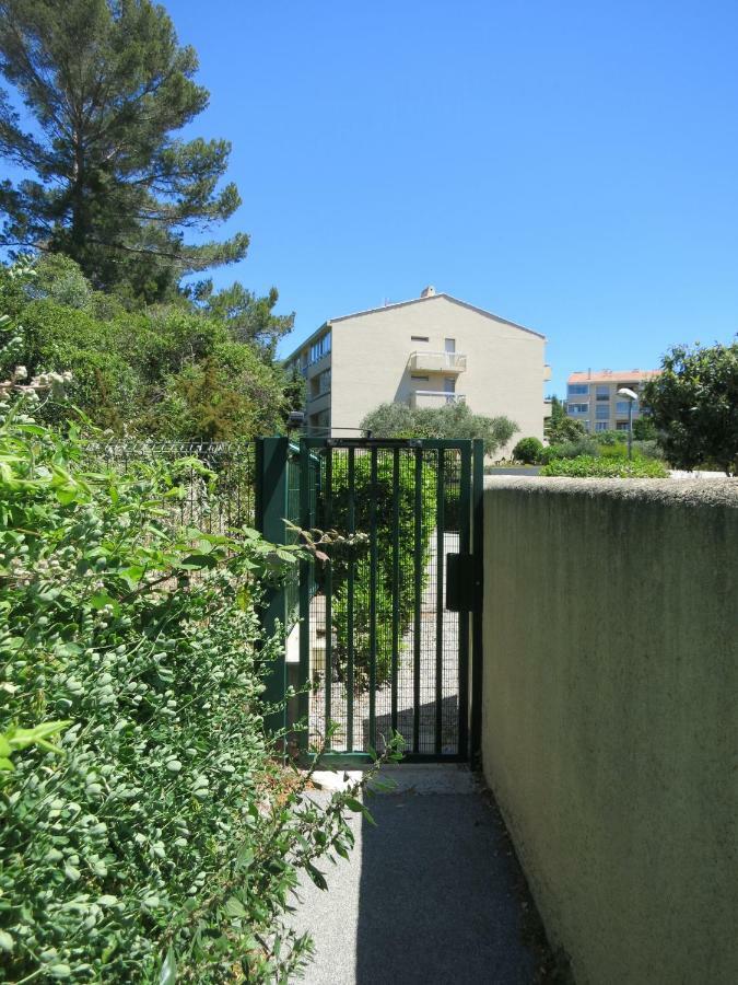 Joli Studio A Front De Mer Saint-Raphael  Exterior photo